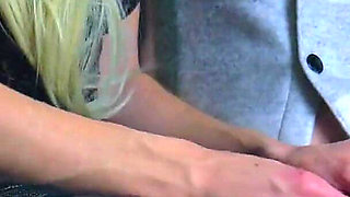 Am I the Best Wife of the Year? Romantic Hanjob for My Husband