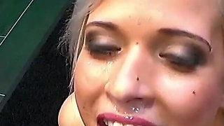 Ria Sunn gets blowbang