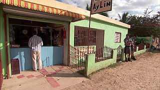 Island Fever Outdoor Pussy Spread and Sucking