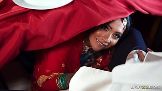 Yasmina Khan - The Bengali Dinner Party [UltraHD 4K] - Yasmina khan