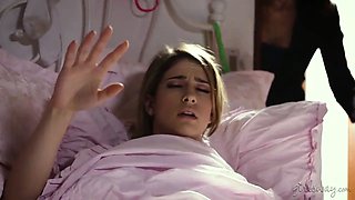 Veronica Rodriguez and Melissa Moore pussy have fun