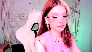 Amateur Webcam Teen Masturbates And Teases