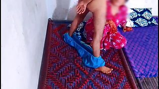 Beautiful sister-in-law offers sex to plumber and gets fingered, cum in mouth, ass licking, 69, cunnilingus in HD