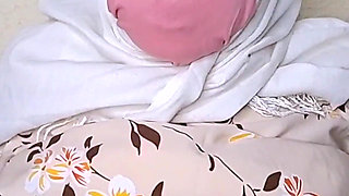 She Finally Remove Nicab From Her Face She Masturbate Her Pussy