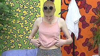 Slim Ivone Shows Her Pussy Hair Softlip