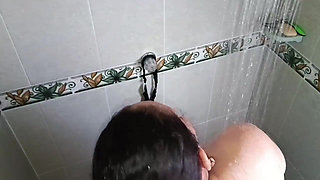 MILF!!! Big-assed Woman, I'm so Horny I End up Masturbating My Juicy Pussy in the Bathroom