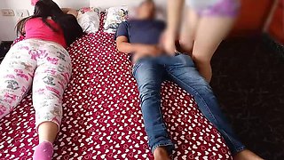 My wife's cuckold rests while I fuck her best friend until I finish inside her, it was so good that she almost caught us, I filled her inside