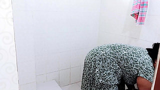 Morjenabb_I fucked my wife standing up while taking a shower. desi hot sex xxx videos