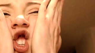 Brunette Solo Webcam Masturbation