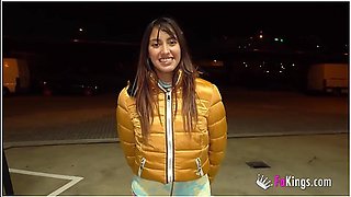 Amateur But Super-dirty 19yo Latina Blows Cock In Public - Jennifer Lopez