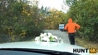 Hunt4k. random passerby scores wondrous bride in the wedding limo