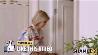 Shame4k. college girl comes in shower and meets stepmoms buddy wet and naked