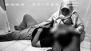 Malaysian High School Girl in Hijab Gives Handjob in Classroom - Amateur Teen with Big Tits