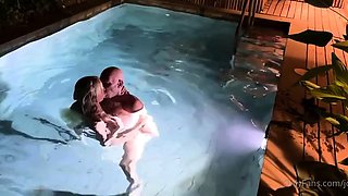 OnlyFans Sienna Day And Johnny Sins Fucking In The Pool On