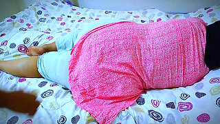 Bed Share & Sex Enjoy Full Night With Stepmother!