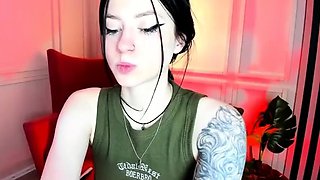 Brunette Solo Webcam Masturbation