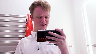 MILF Stepmoms Are Trying To Draw Nude Male Models Who Are