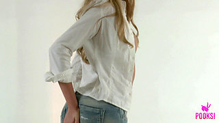 Skinny blonde beauty Indi spreads her round ass cheeks!