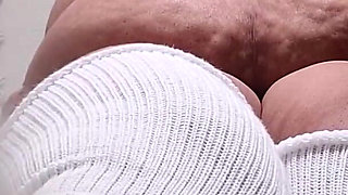 Giantess Fucks a Bus