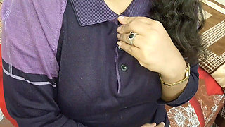 Indian Office Girl Knows How to Please Her Boss