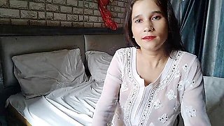 Hardcore step-sibling action with 18-year-old Indian beauty Sexy_Divya0