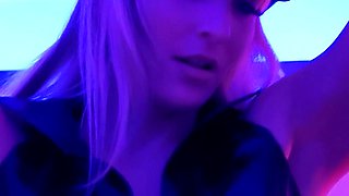 amateur blonde solo webcam