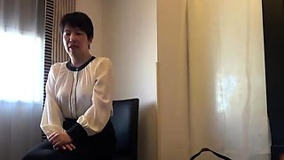 Asian japanese amateur has deep throat