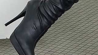 Toilet Bowl and Dirty Boots Lick Clean, University Female Teacher Punishes Male Student for Neglecting to Clean Toilets