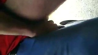 Papito me coje en el estacionamiento