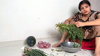 Komal's Stepbrother Came and Sat Down, I Was Doing Well with the Vegetable