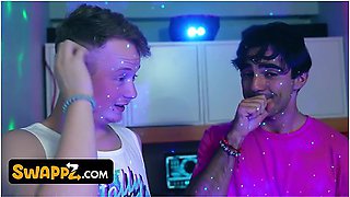 Sasha Pearl, Jimmy Michaels And Carlos Dickinson In Time-traveling Stepsons Fuck Their Milf Stepmoms Again & Discover New Stepsisters