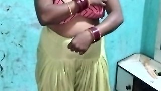 Punjabi bhabhi ki hard chudai devar ne bhabhi ko dildo lagake choda, chut ka pani nikal diya