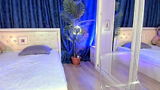 Tattoed Amateur Webcam Girl Hot Dildo Action Masturbation