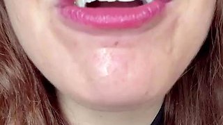 Masturbating amateur cums after solo fun