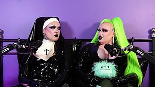 Latex mask lesbian babes have strapon sex