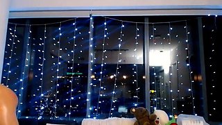 Webcam fun mature brunette with toys cum on cam