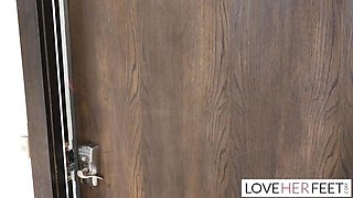 Love Her Feet - blonde smut