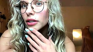 Chubby blonde brianna solo masturbation