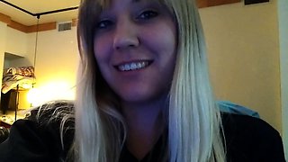 amateur blonde solo webcam