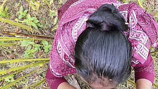 Video of Fucking a Beautiful Desi Girl While Eating Jute