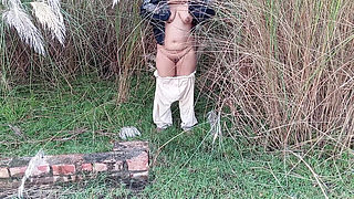 Housewife and Driver Outdoor Sex Video. Driver and Housewife