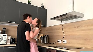 Hot Gal Gets Pussy Licked And Fingered Deep By Mark Pirson