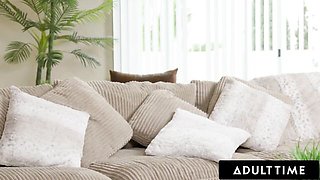 Watch radiant Isiah Maxwell and Charlotte Sins's sex