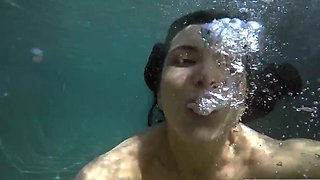 Big Boobs Romi Rain Gets Romped By The Pool