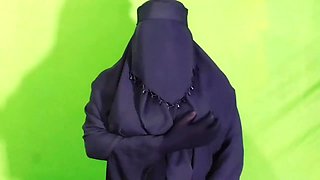 The Village Beautiful Hot Woman Is Rejoicing