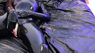 Sexy hottie Anetta Keys enjoys a solo toy masturbation
