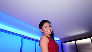 Fun Thai teen bargirl pussy plowed hard