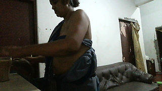 Desi MILF Pick up 4 -she Is Ready for an Ice Cream