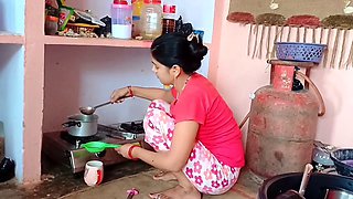 Aunty in a school uniform gives a wild experience