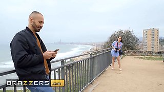 Brazzers - exhibitionist Jada Sparks meets tourist jordi in public & determines to get a supreme dosage of fucking with him